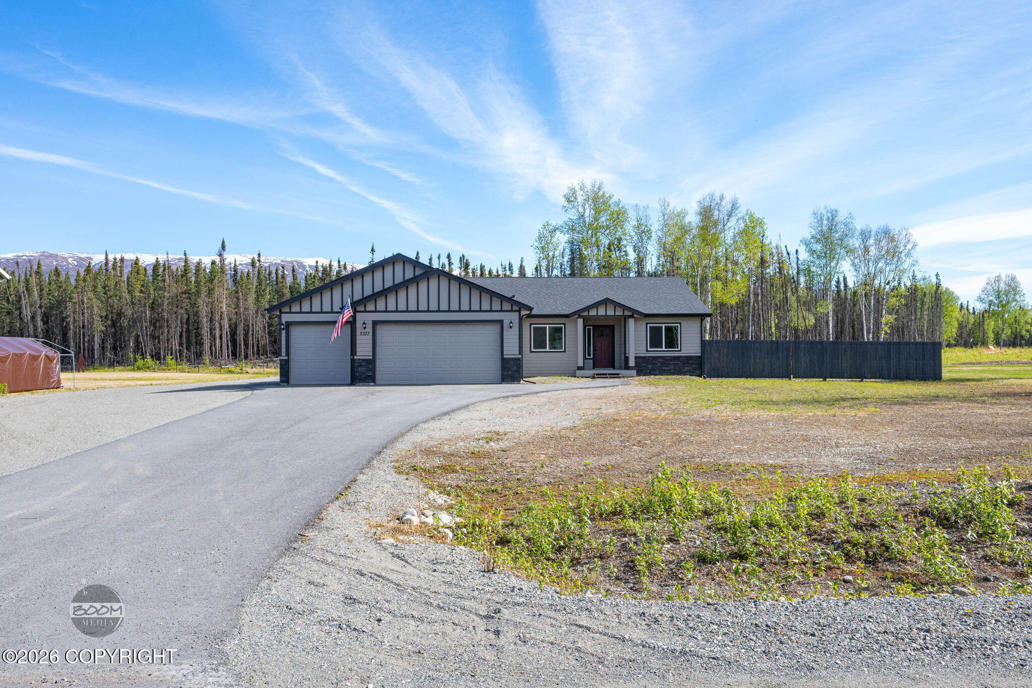 5327 N Suslositna Street Property Photo 2