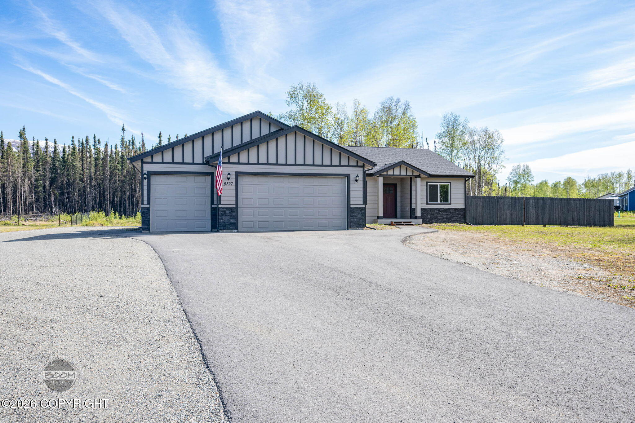 5327 N Suslositna Street Property Photo 7