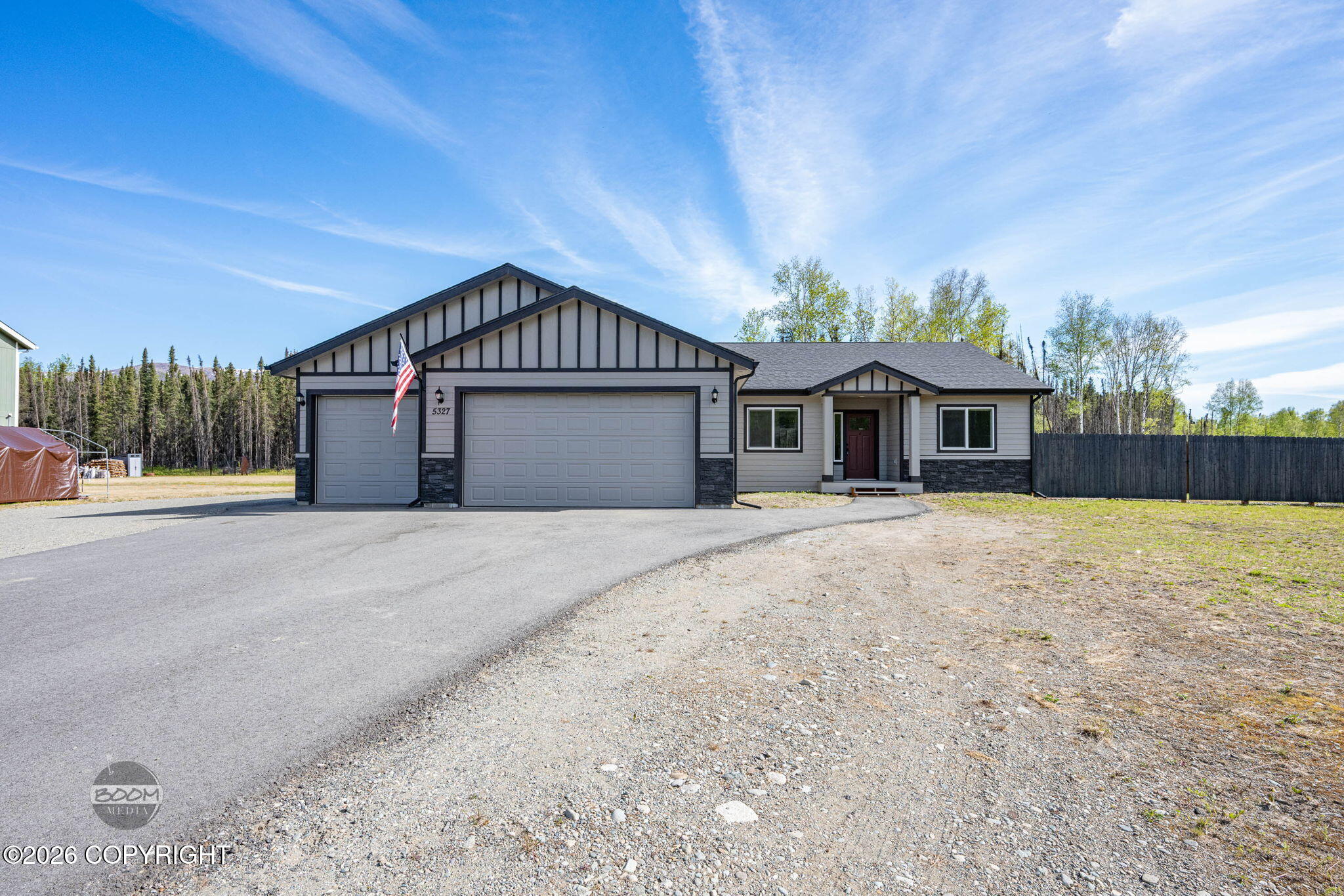 5327 N Suslositna Street Property Photo 8