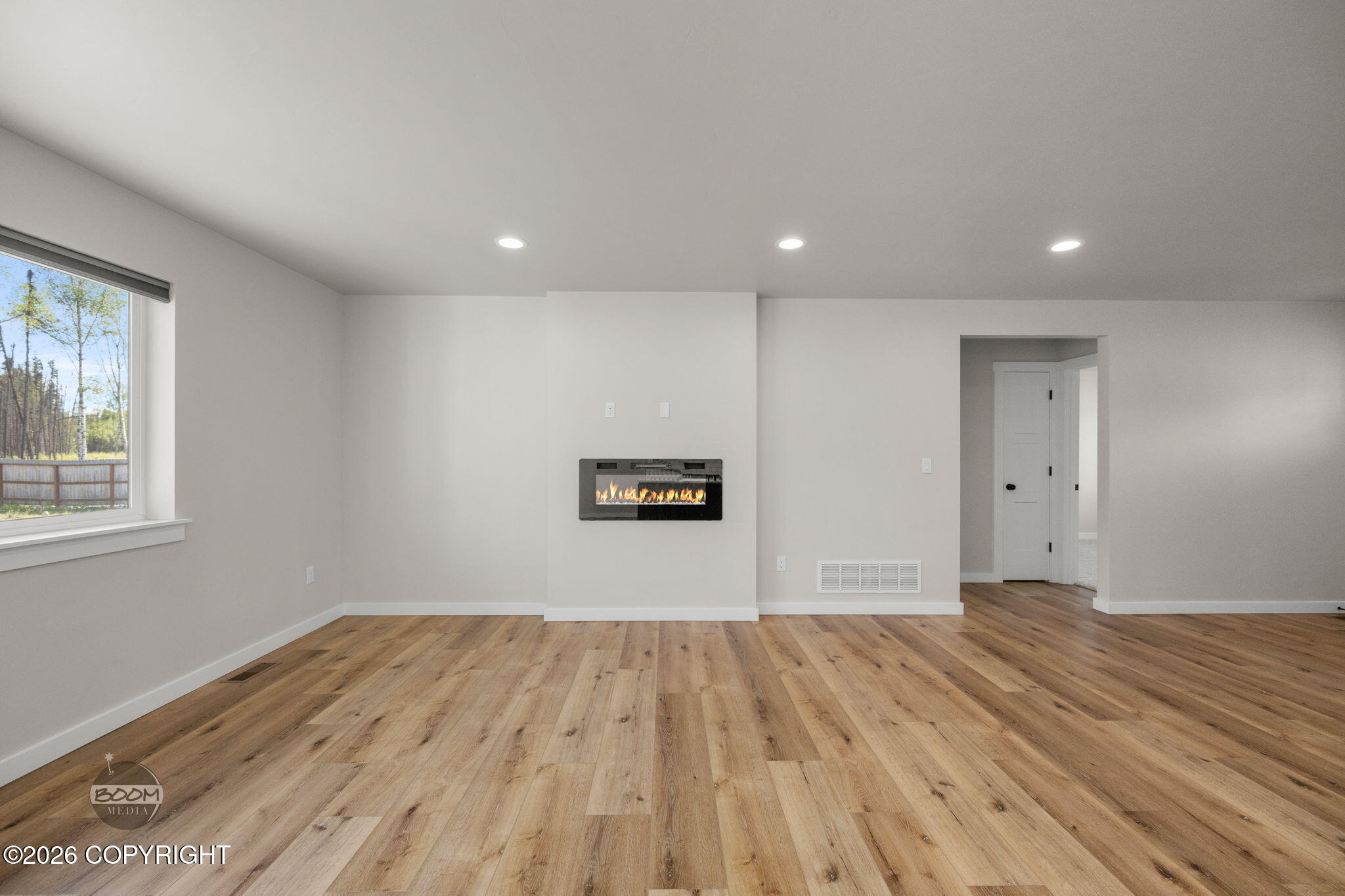 5327 N Suslositna Street Property Photo 12