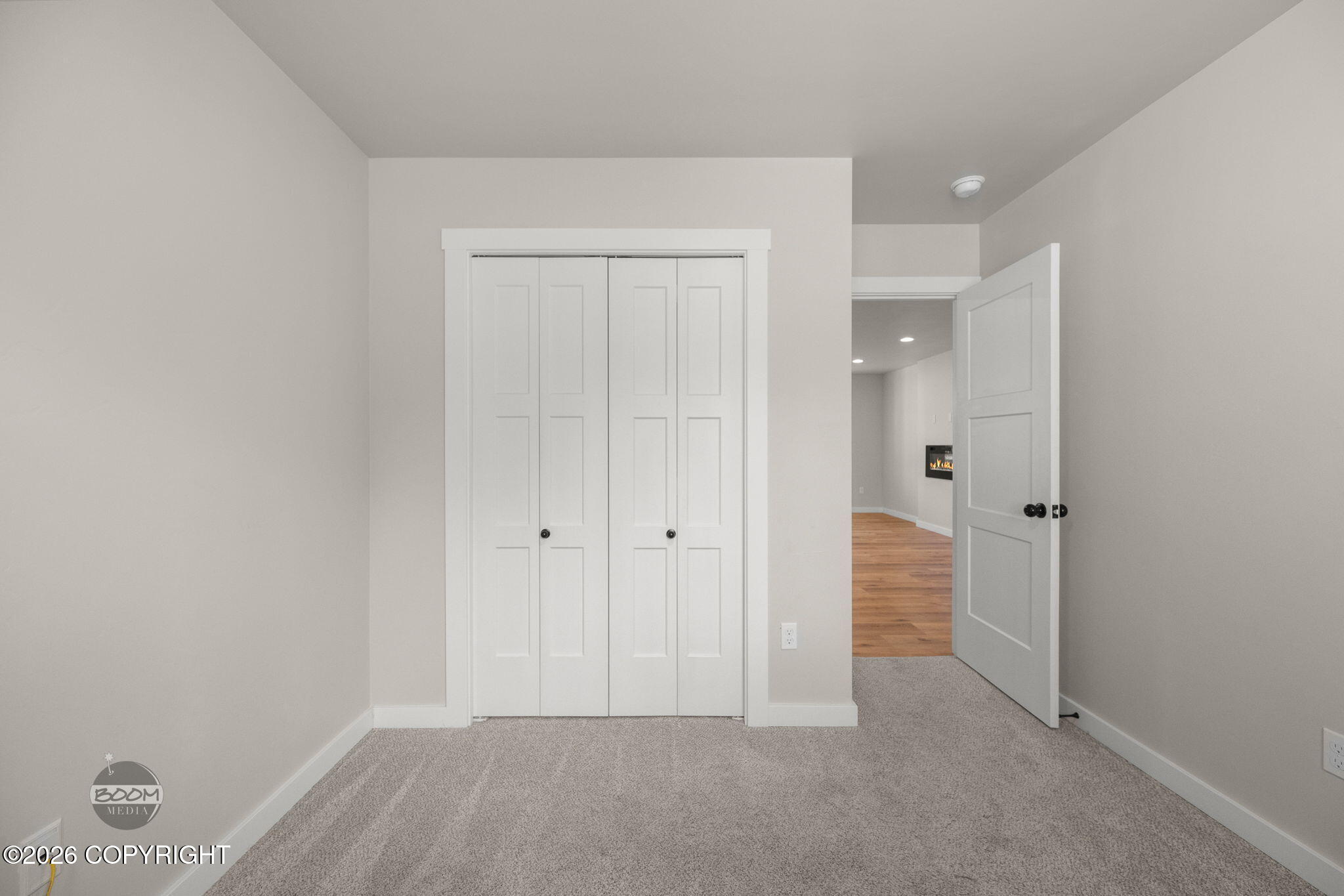 5327 N Suslositna Street Property Photo 24