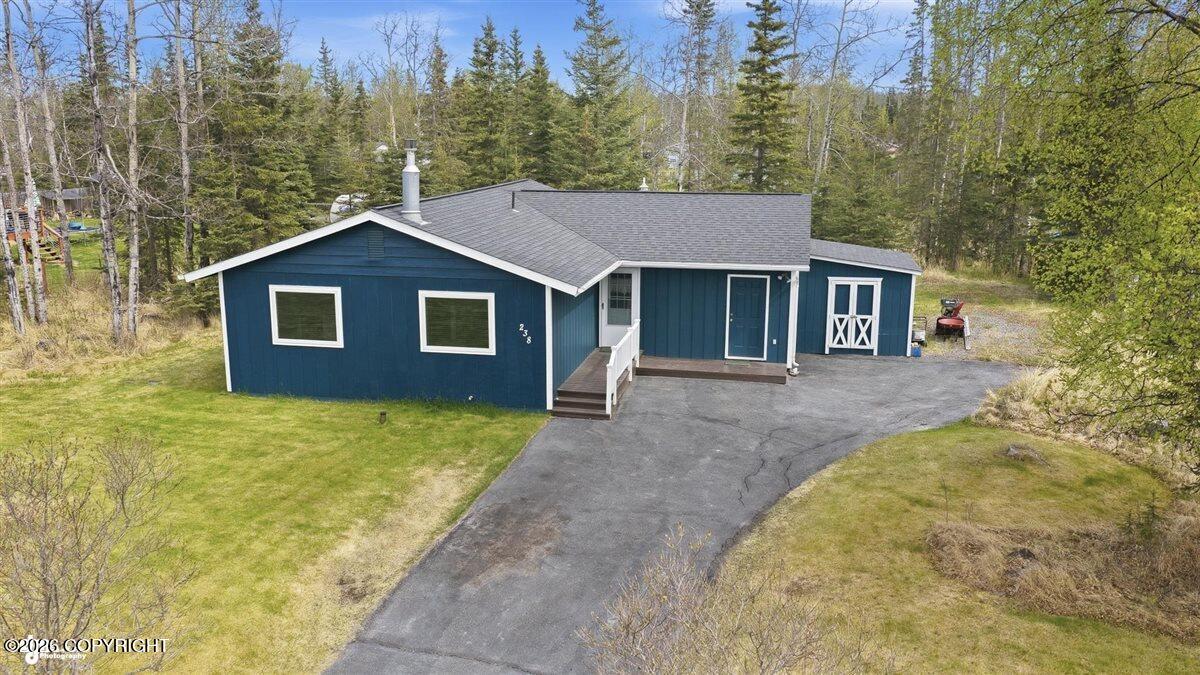 238 Crest Drive Property Photo 1