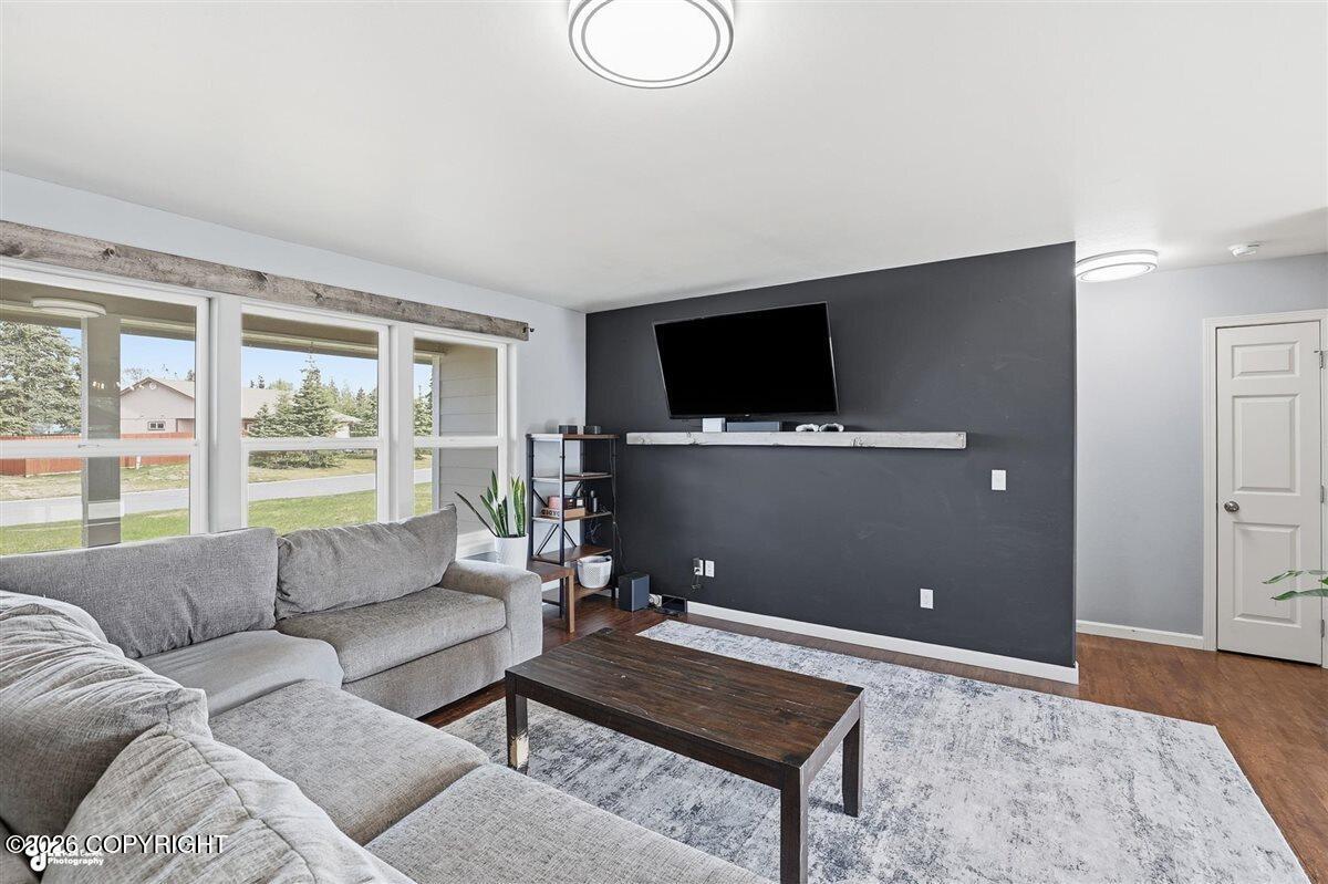 1404 Hedley Drive Property Photo 4