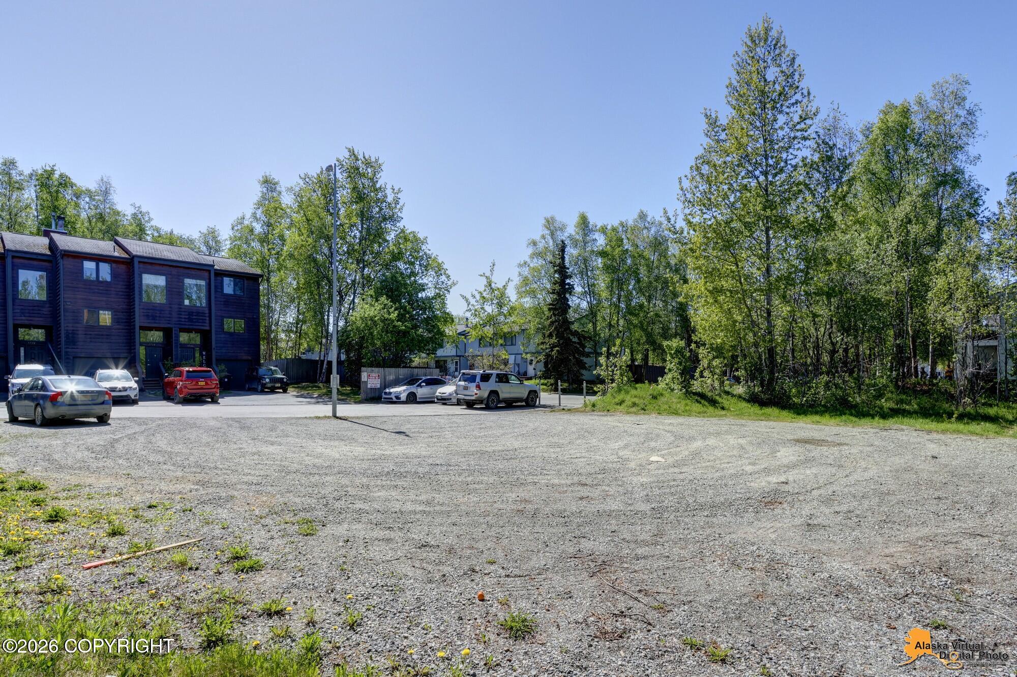 000 Carleton Avenue Property Photo 17