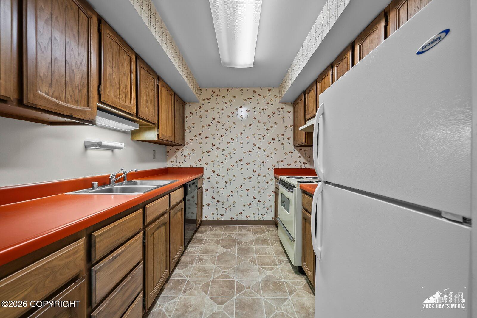 1113 W Fireweed Lane #203 Property Photo 23