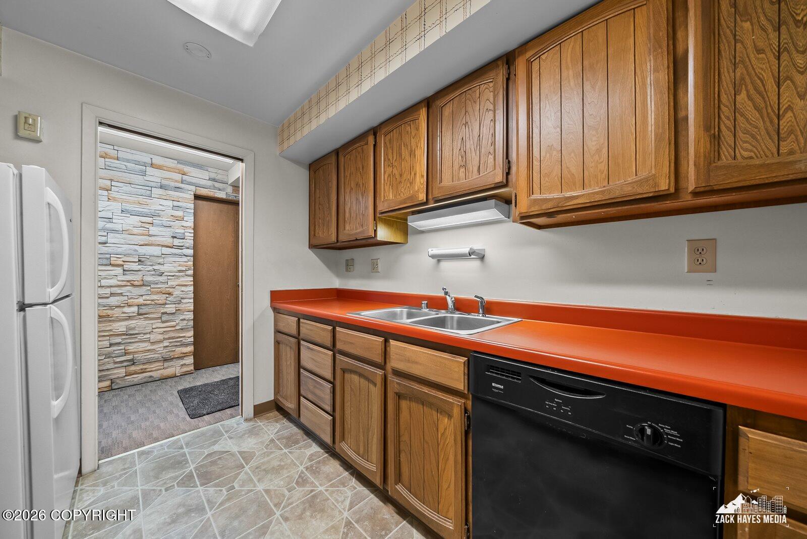 1113 W Fireweed Lane #203 Property Photo 27