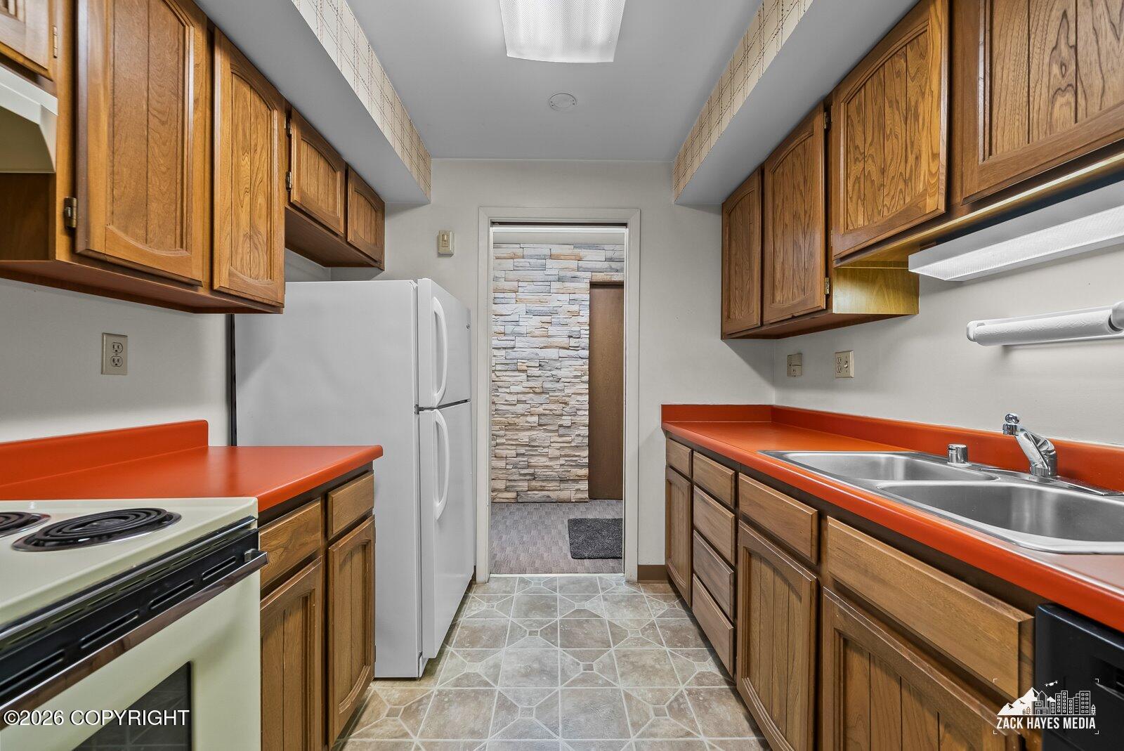1113 W Fireweed Lane #203 Property Photo 29