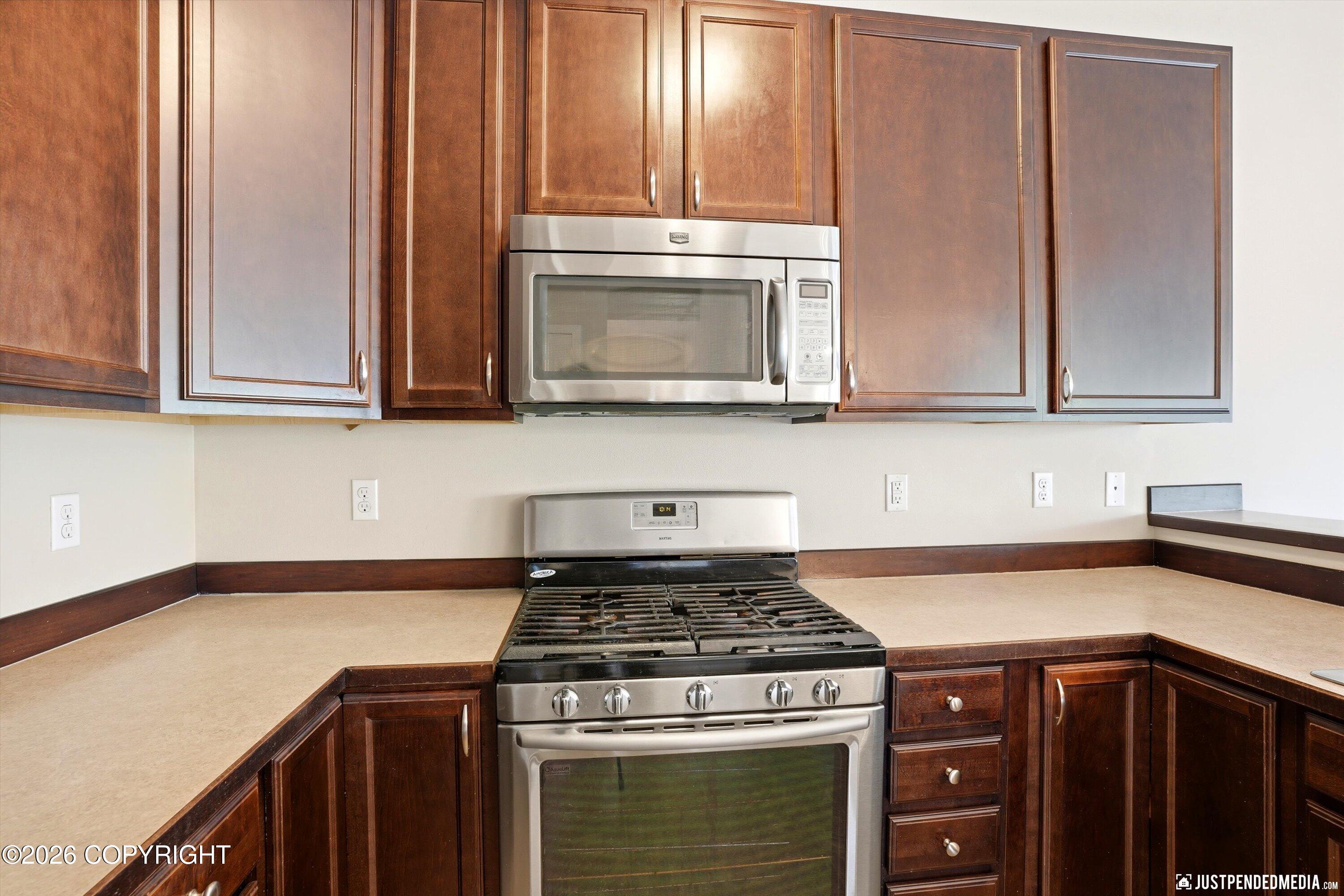 20485 Icefall Drive Property Photo 4