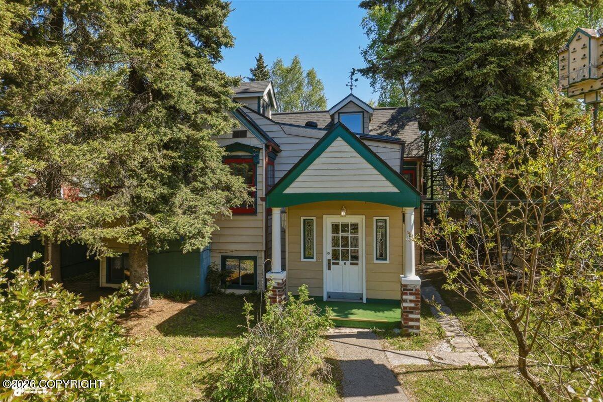 1557 H Street Property Photo 3