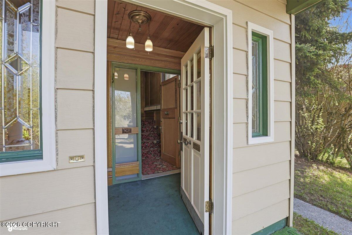 1557 H Street Property Photo 4