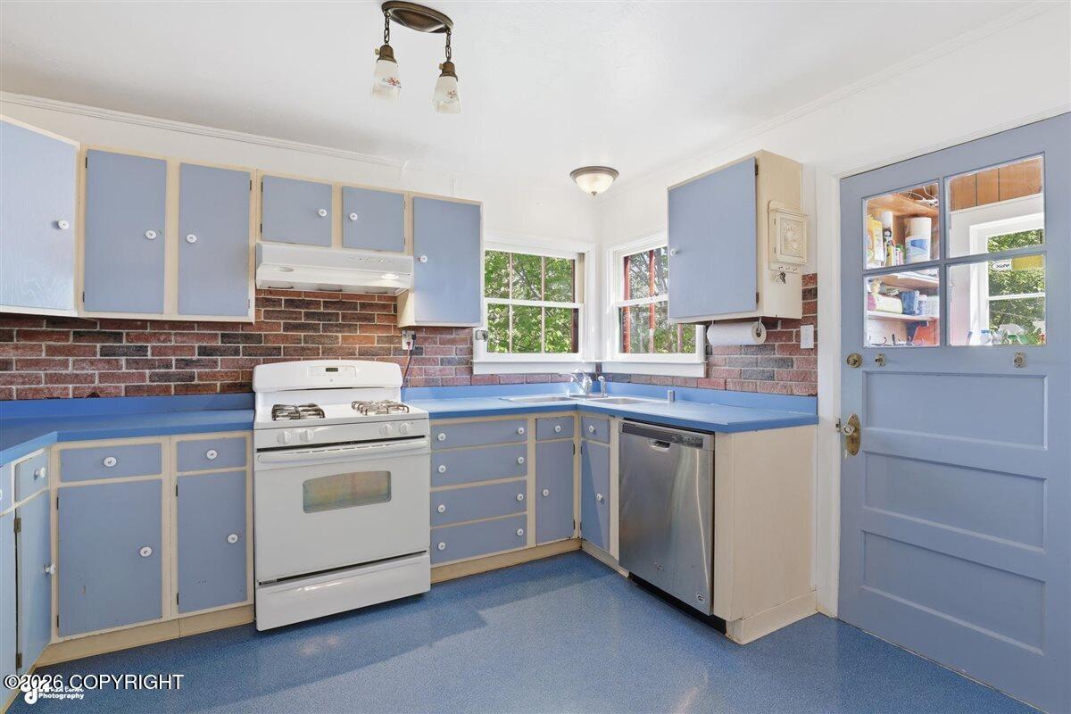 1557 H Street Property Photo 19
