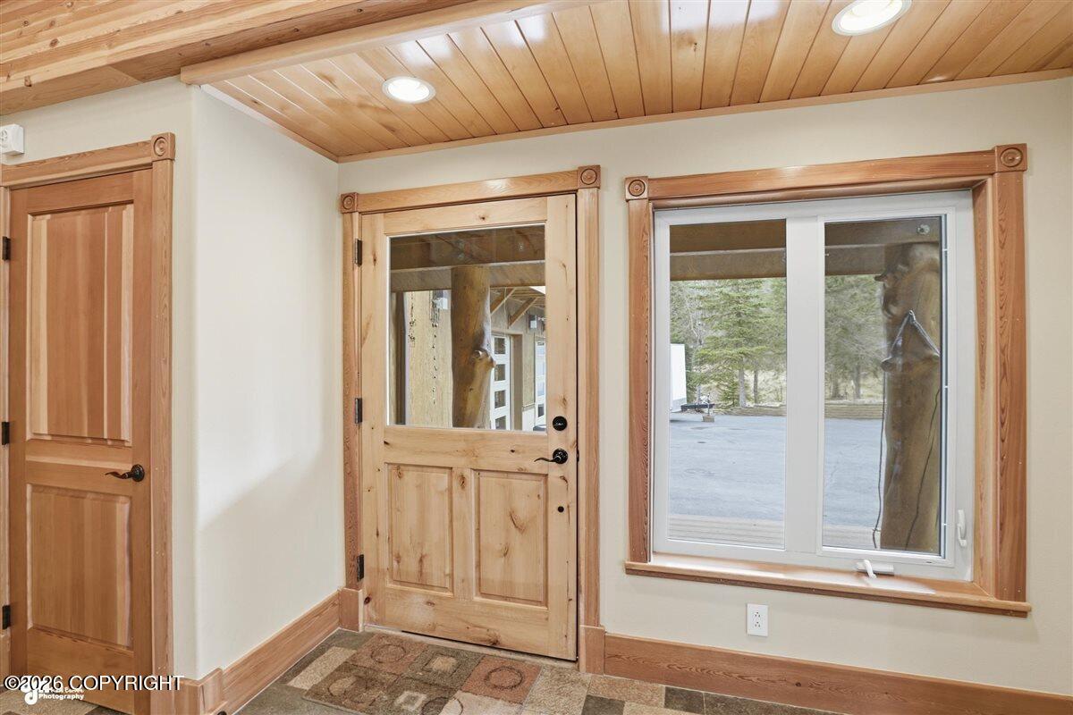 7100 Oline Circle Property Photo 3