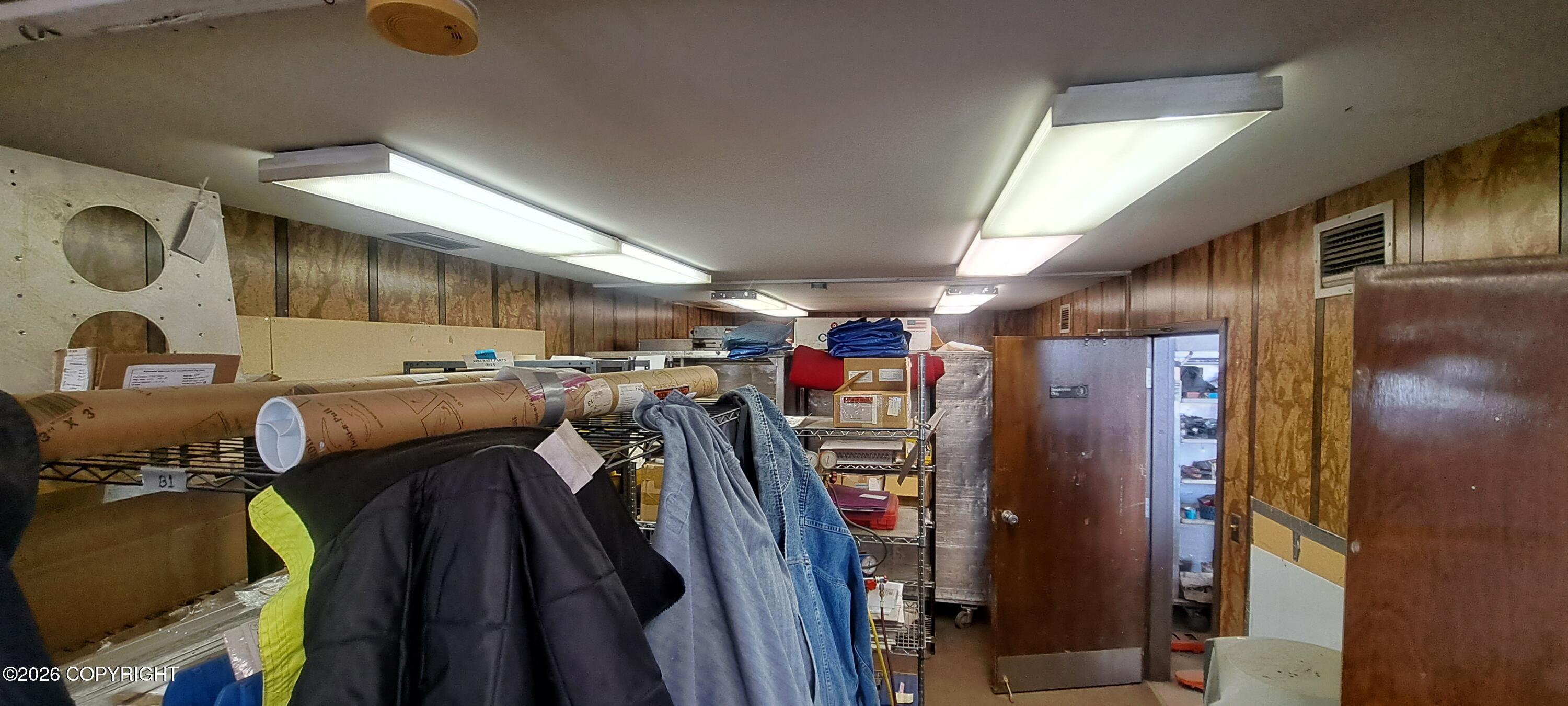 4923 S Aircraft Drive Property Photo 14