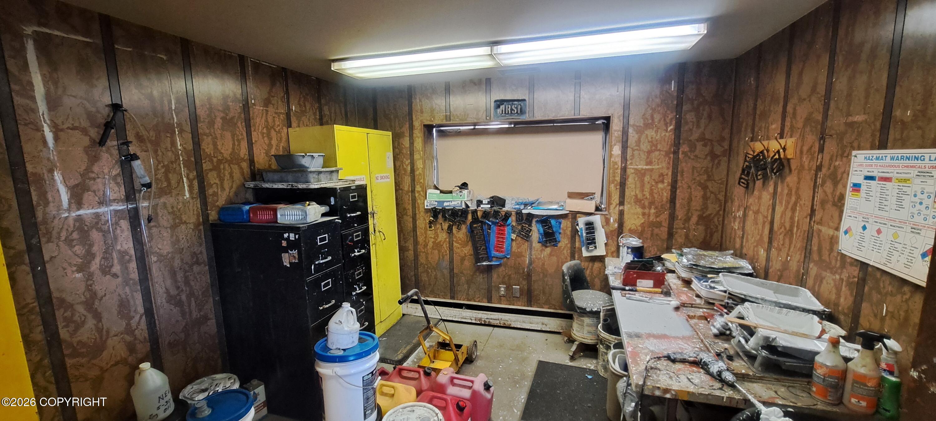 4923 S Aircraft Drive Property Photo 15