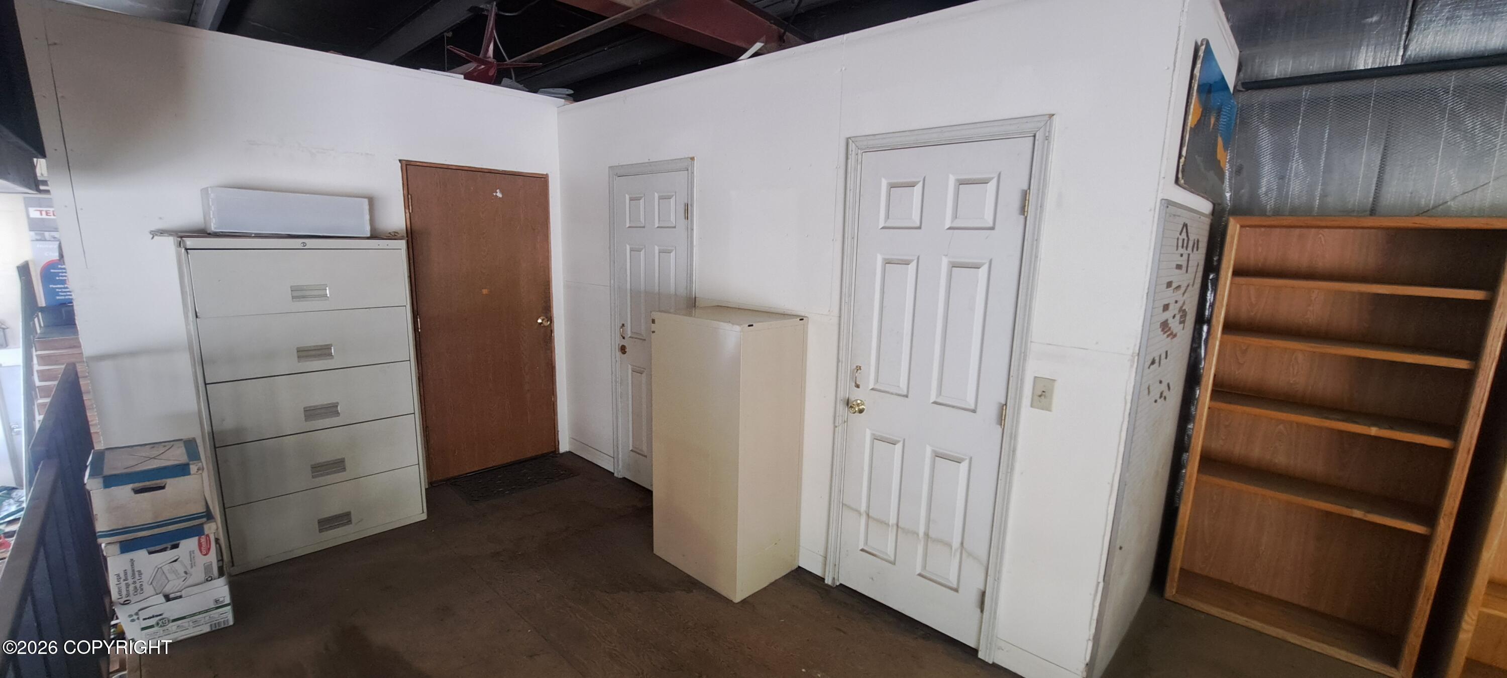 4923 S Aircraft Drive Property Photo 27