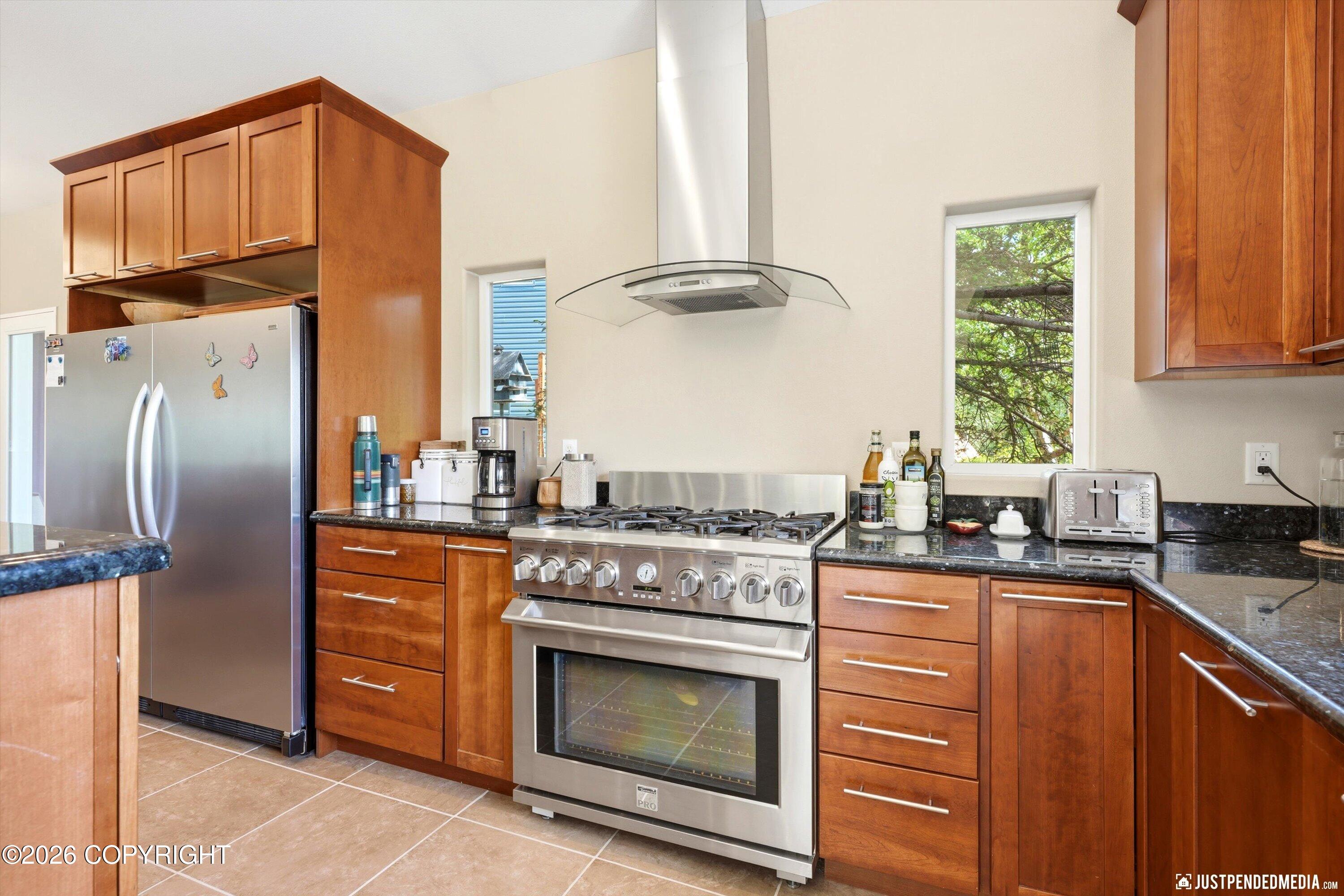 5820 De Armoun Road Property Photo 8