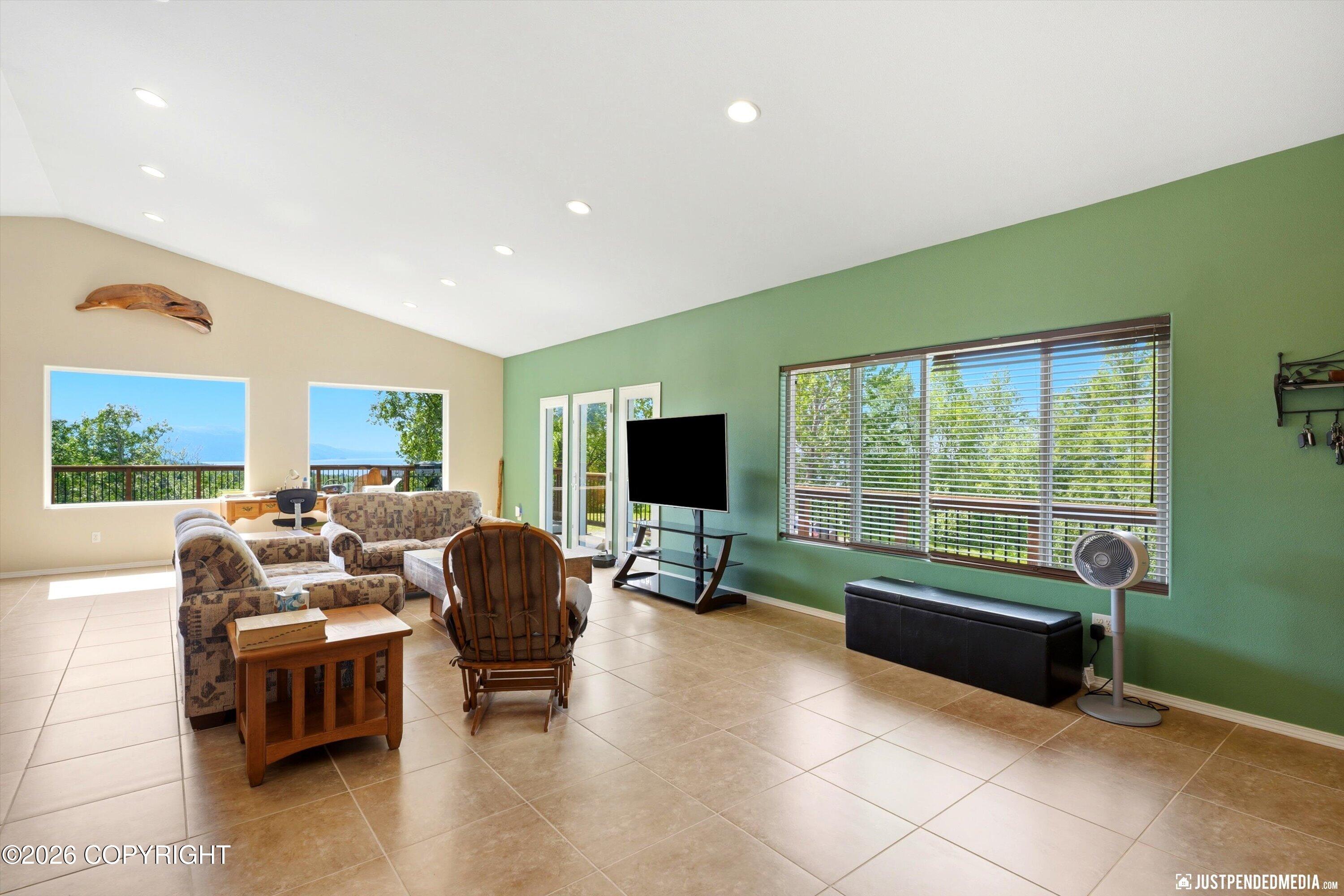 5820 De Armoun Road Property Photo 14