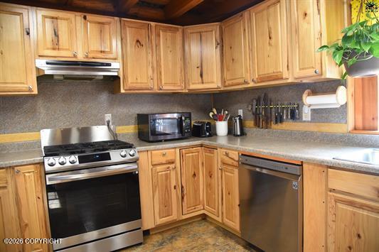 Mp 1319.8 Alaska Highway Property Photo 13