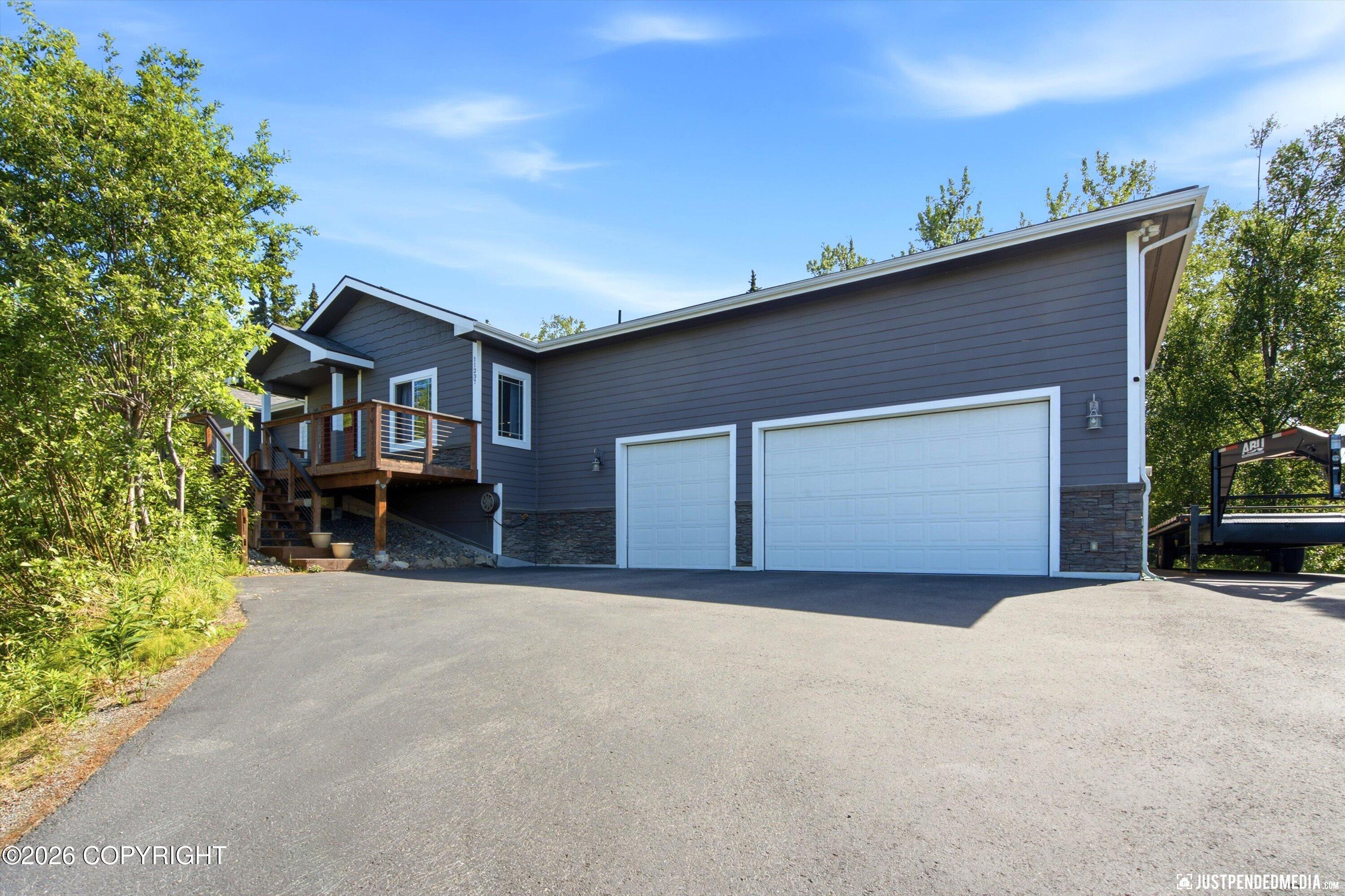 11237 Jessie Mae Circle Property Photo 4