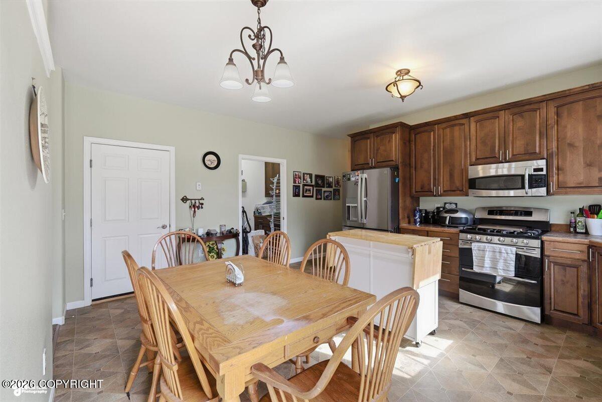 1261 E Spruce Avenue Property Photo 5