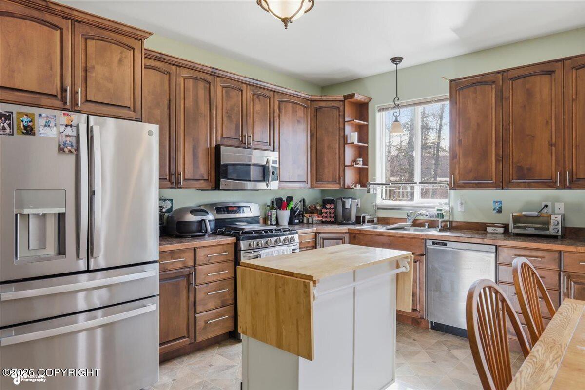 1261 E Spruce Avenue Property Photo 7