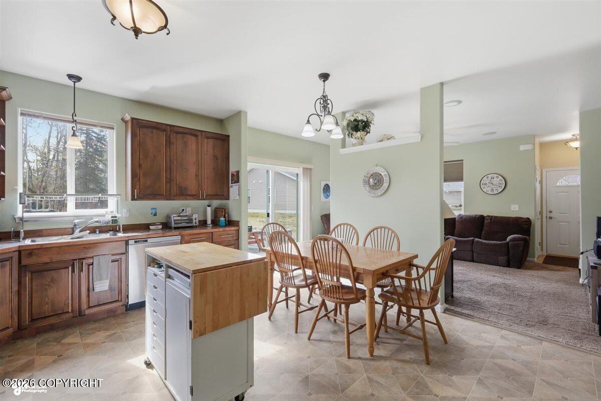 1261 E Spruce Avenue Property Photo 8