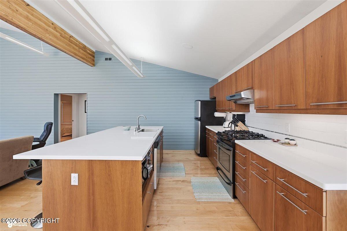 406 Cinderella Street Property Photo 23