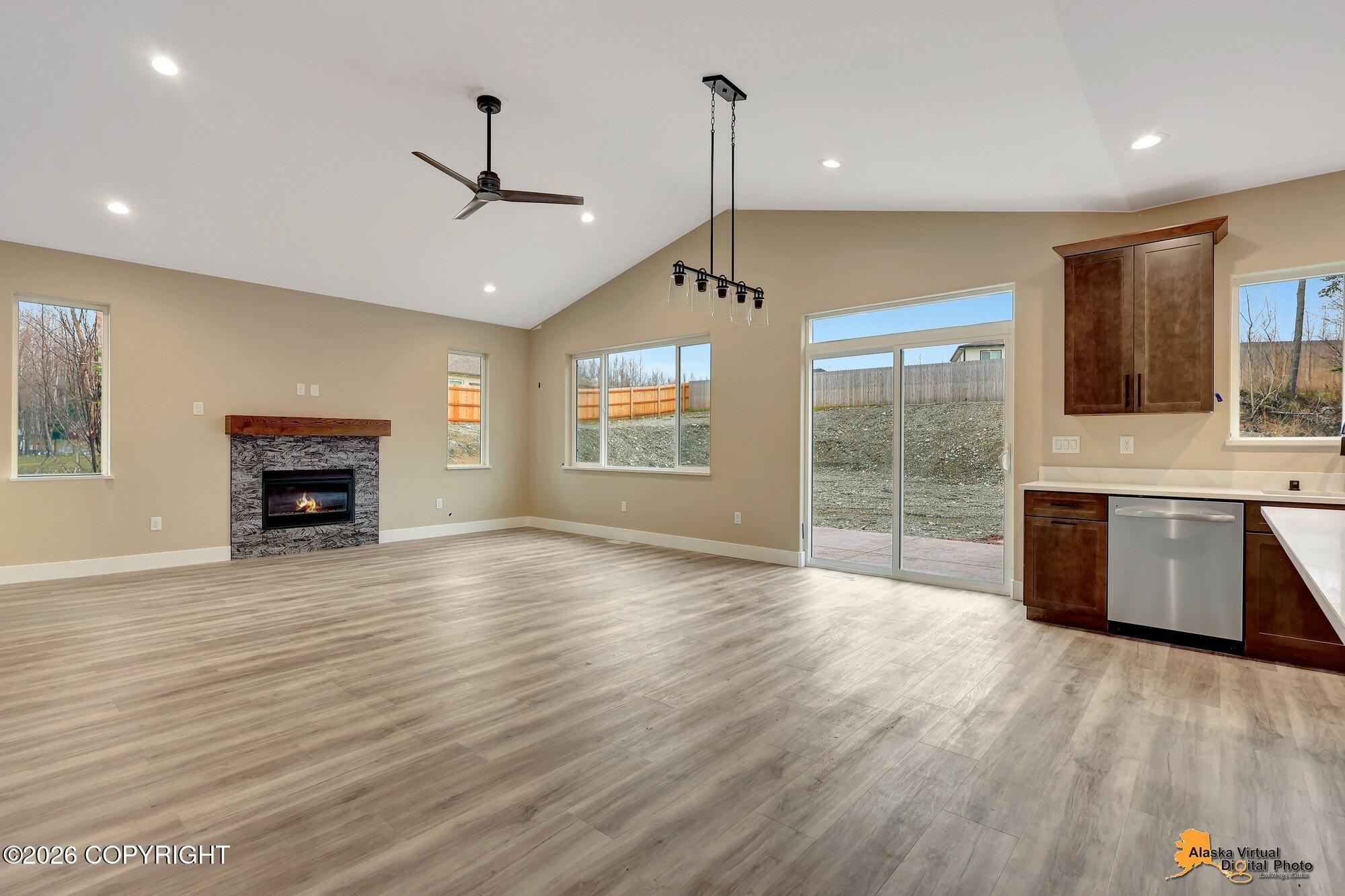 557 N Joppa Circle Property Photo 9