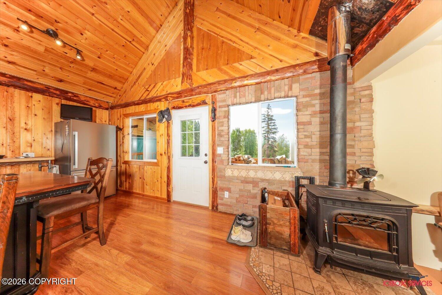 6240 N Sunset Drive Property Photo 5