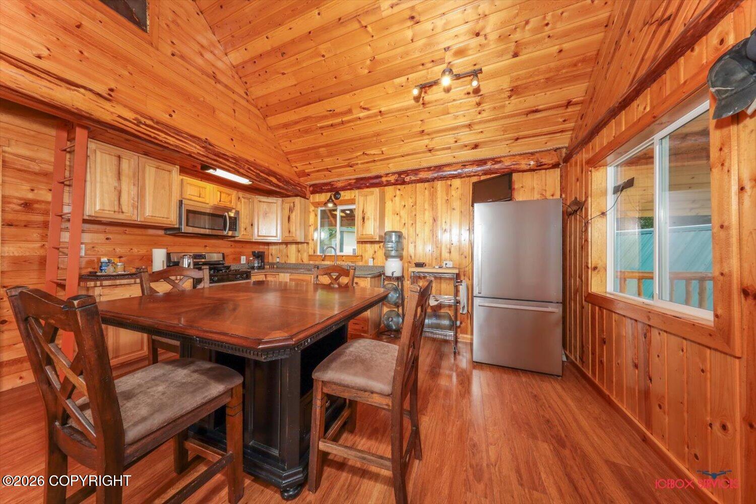 6240 N Sunset Drive Property Photo 7