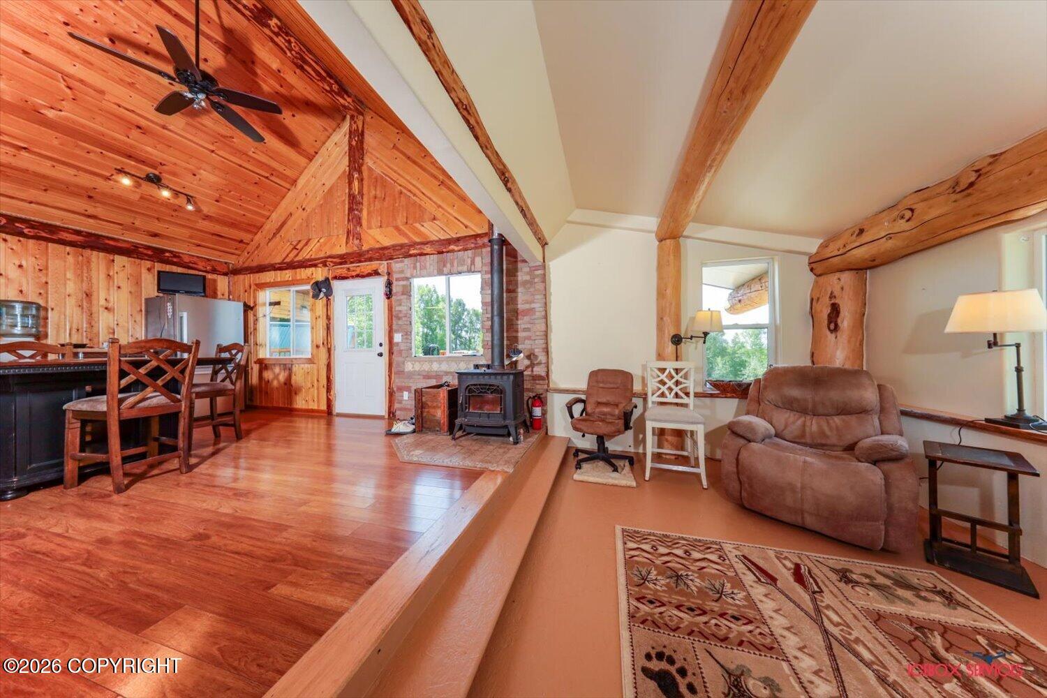 6240 N Sunset Drive Property Photo 10