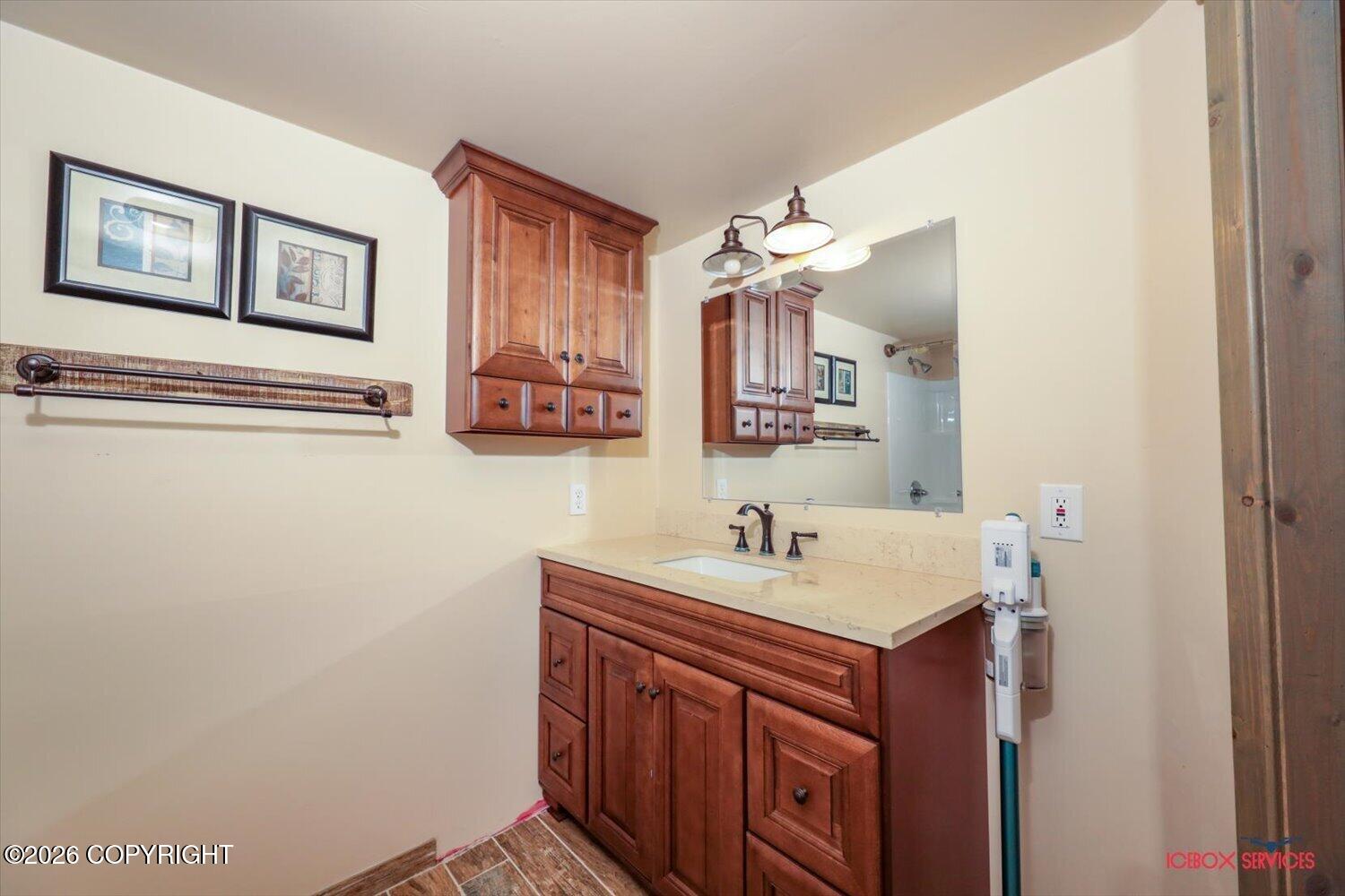 6240 N Sunset Drive Property Photo 20