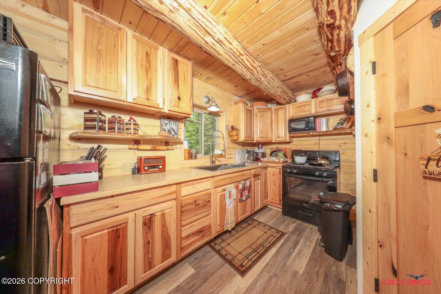 6240 N Sunset Drive Property Photo 35
