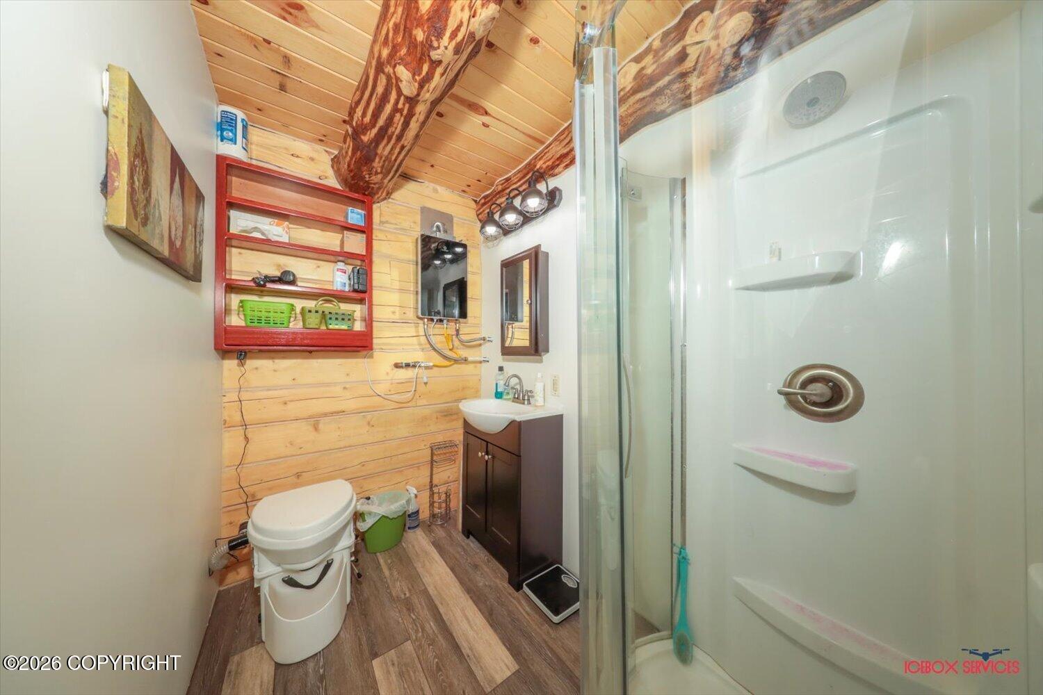 6240 N Sunset Drive Property Photo 37