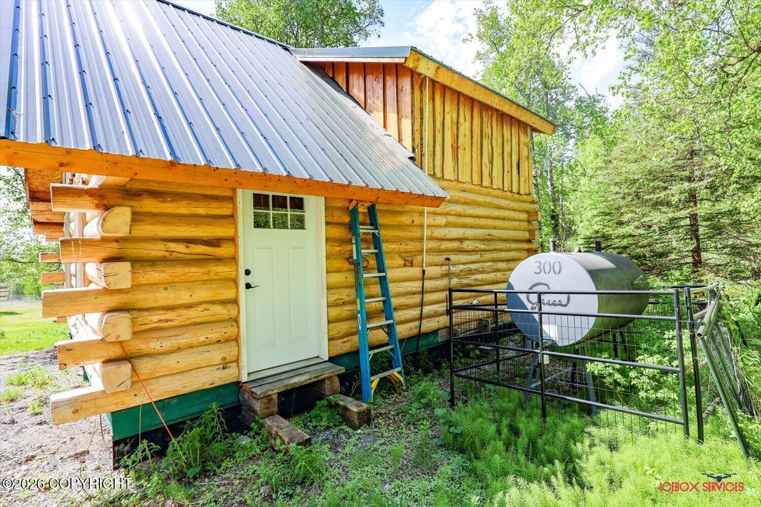 6240 N Sunset Drive Property Photo 45