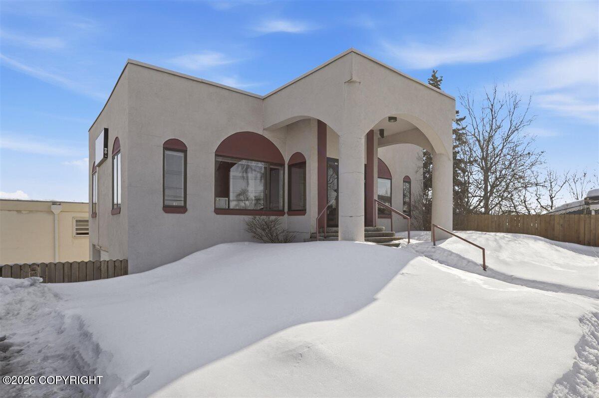 805 Gambell Street Property Photo 29