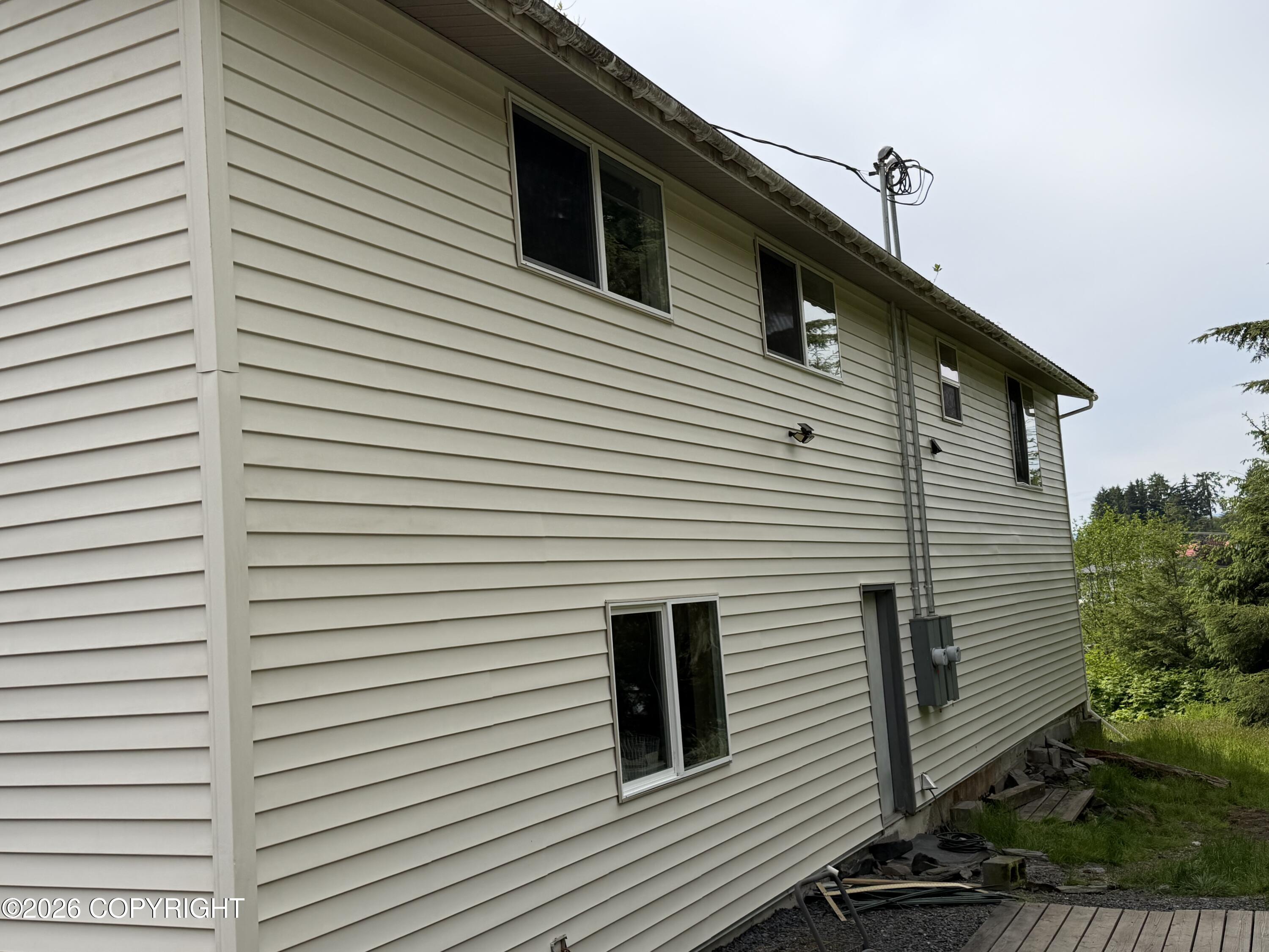 1037 Zimovia Highway Property Photo 3