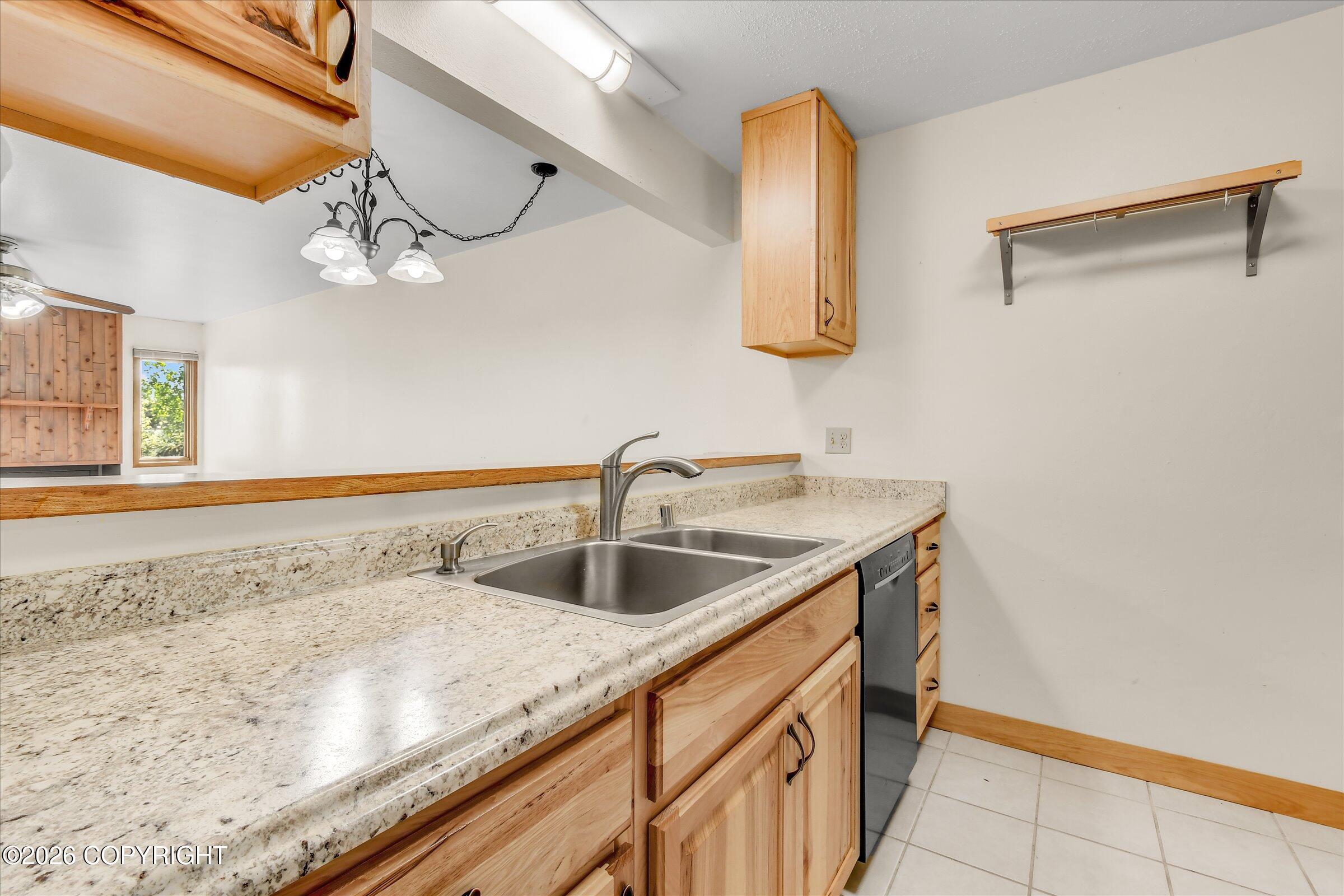 1630 Eastridge Drive #303 Property Photo 10