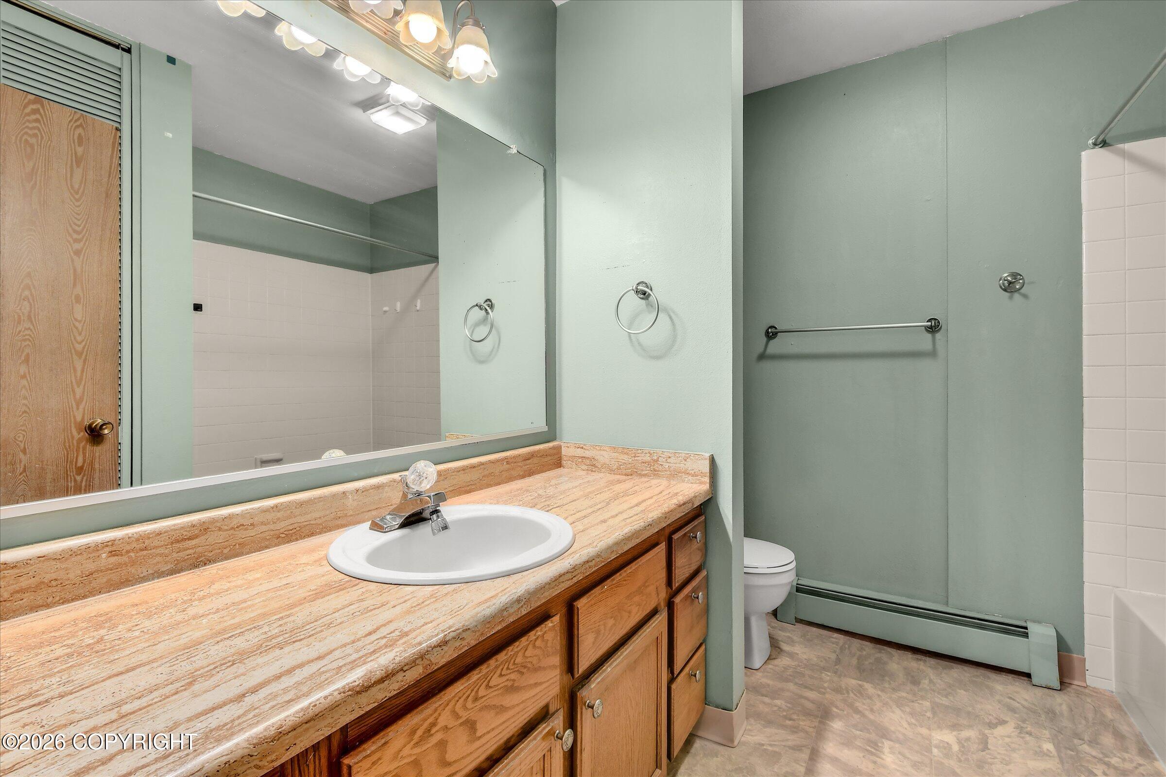 1630 Eastridge Drive #303 Property Photo 17