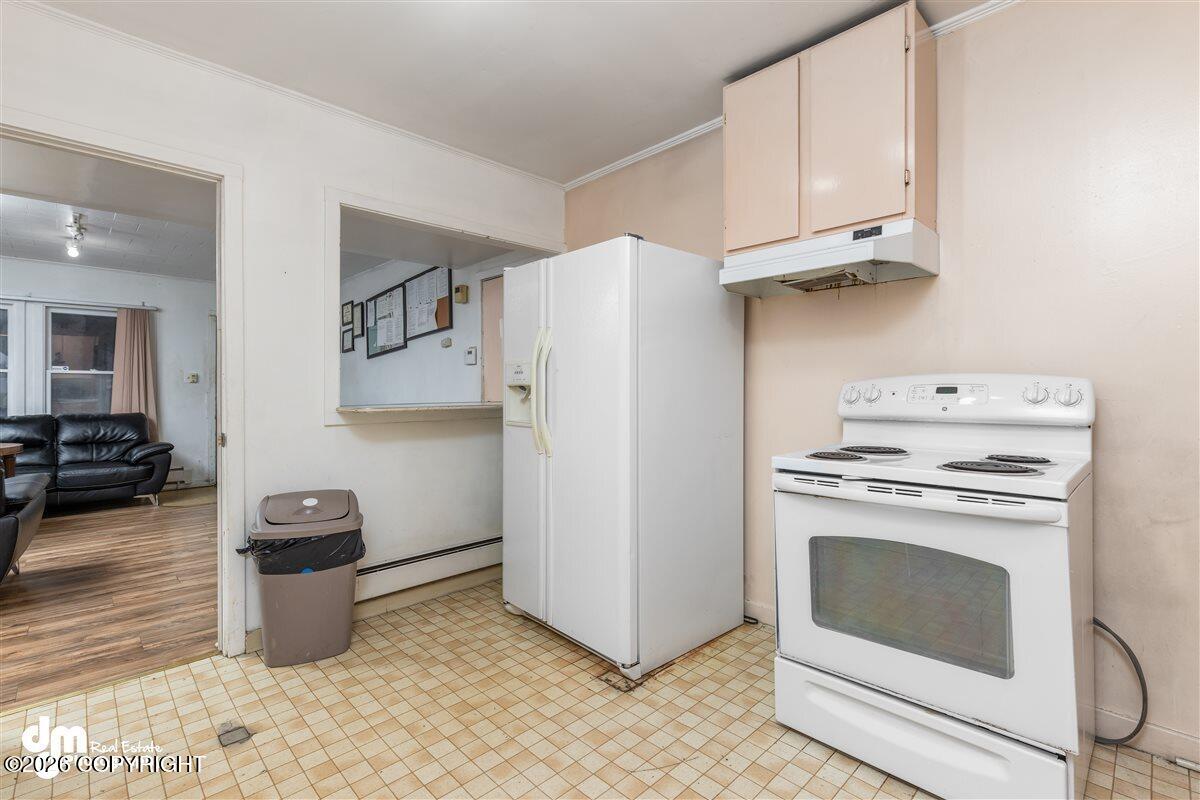 1102 W 29th Place Property Photo 11