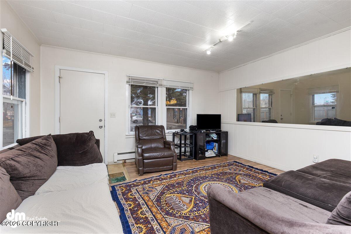1102 W 29th Place Property Photo 13