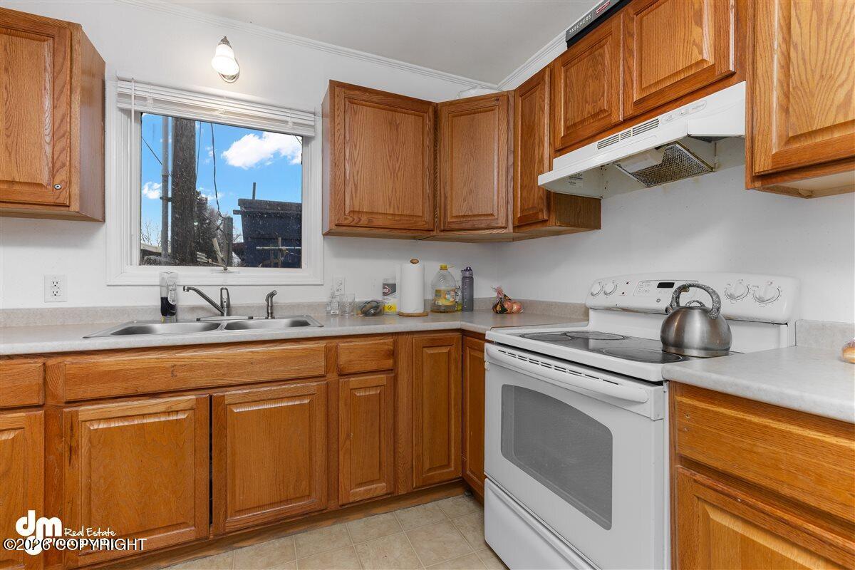1102 W 29th Place Property Photo 17