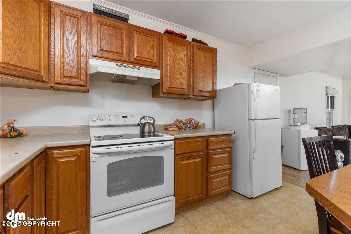 1102 W 29th Place Property Photo 18