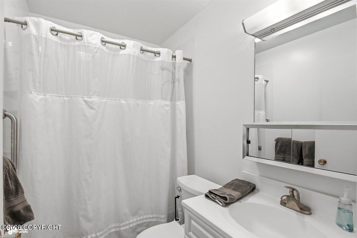 3056 Glacier Street Property Photo 23