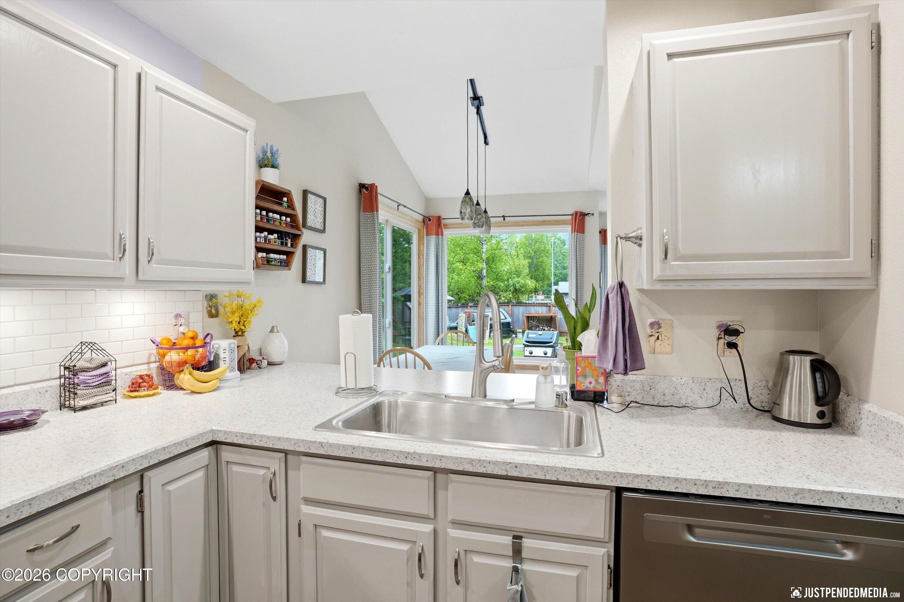 2201 Jennison Circle Property Photo 4