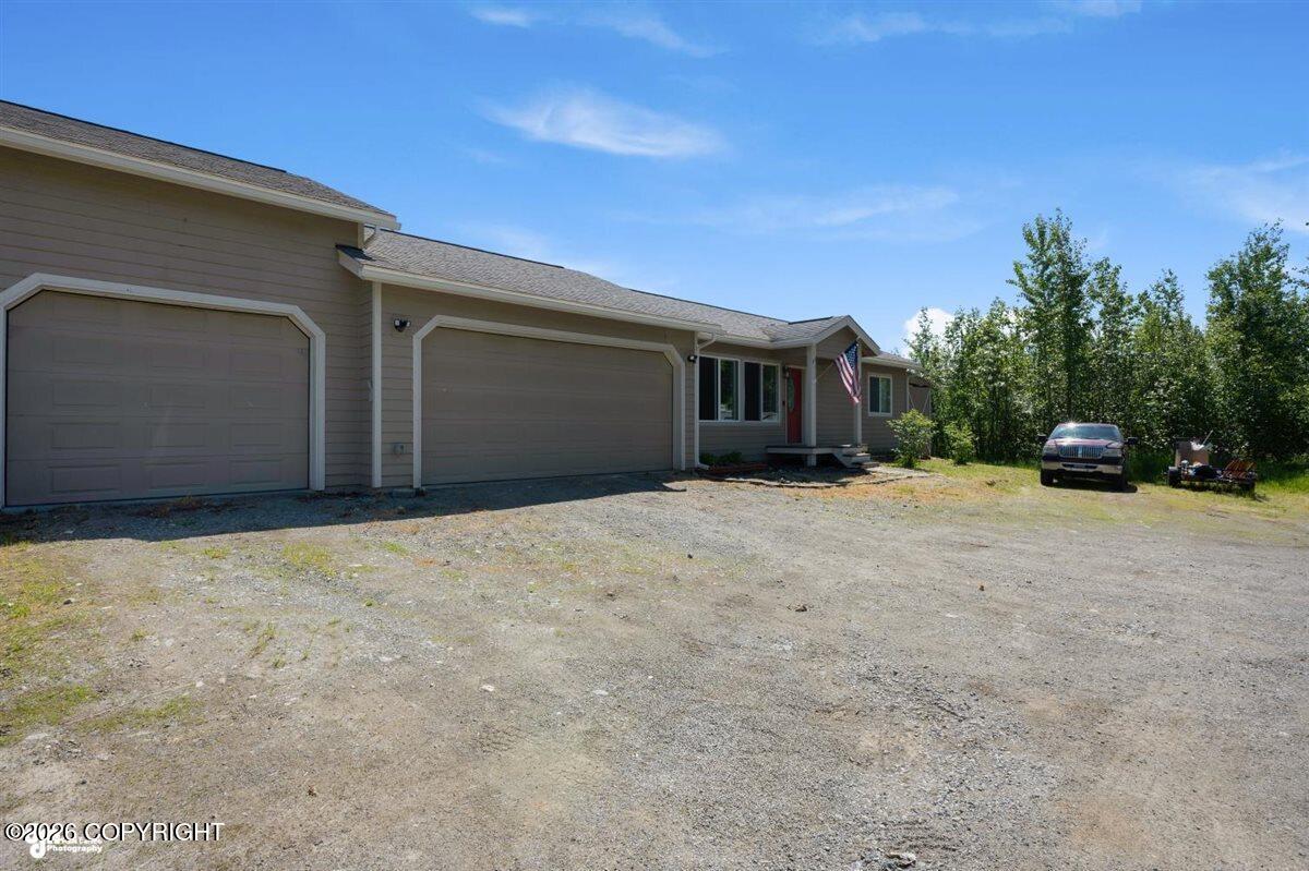 4001 S Meadow Drive Property Photo 3