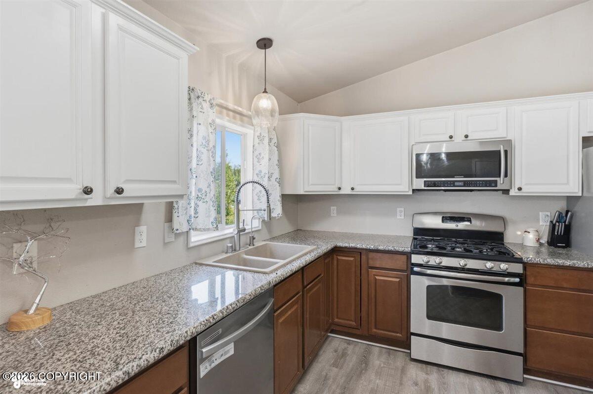 4001 S Meadow Drive Property Photo 9