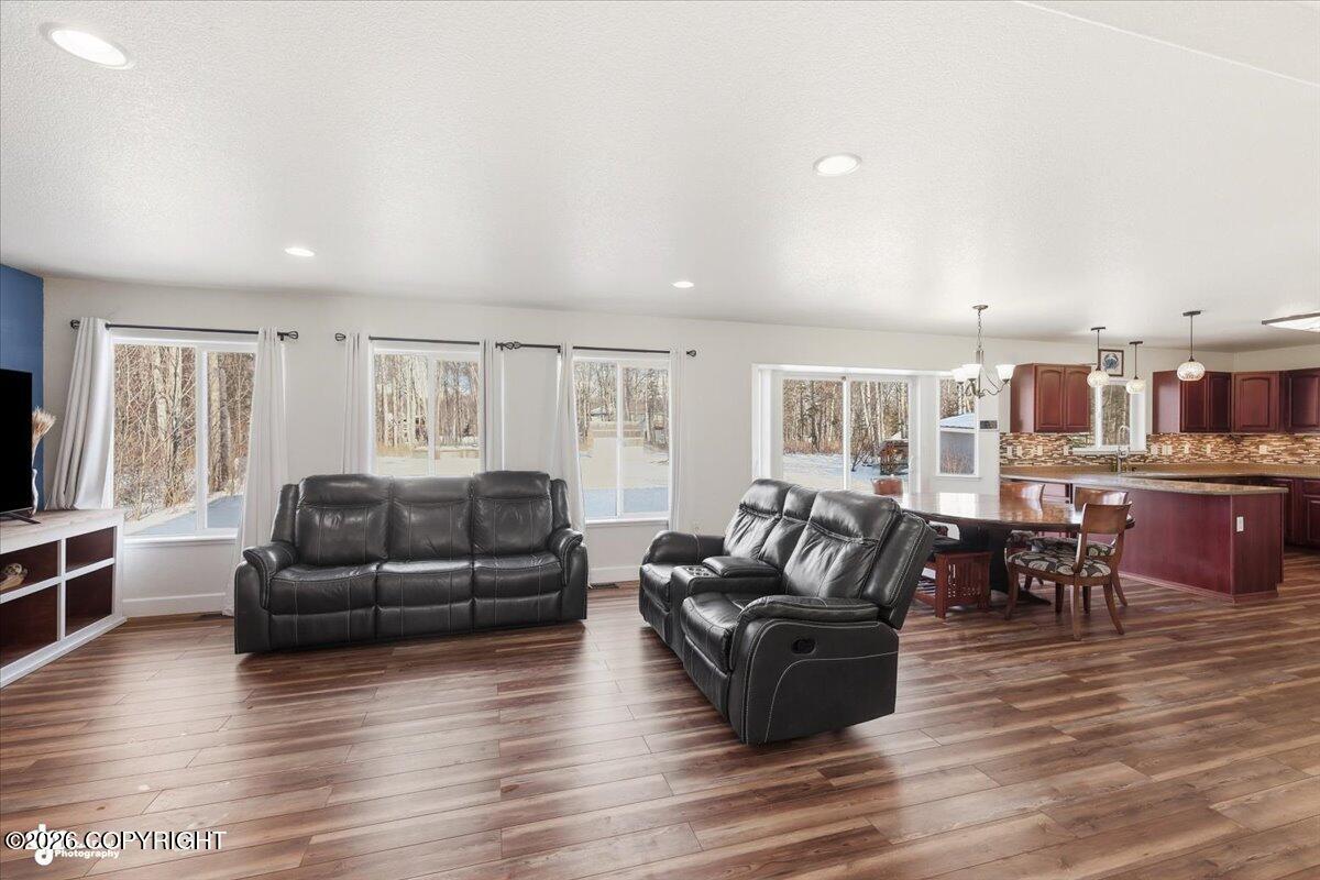 7803 E Aspen Ridge Road Property Photo 9