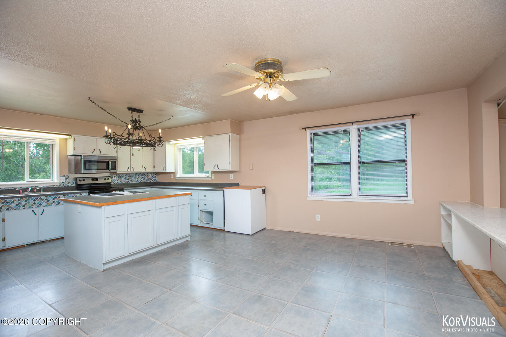 13680 E Constitution Drive Property Photo 9
