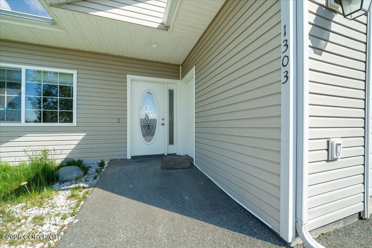 1303 S Center Point Drive Property Photo 4